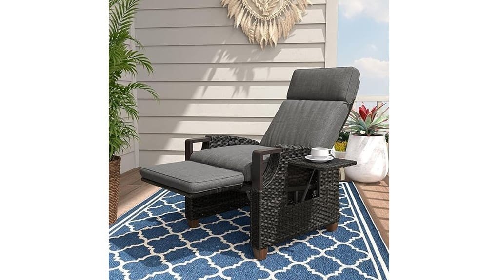 adjustable independent reclining outdoor recliner